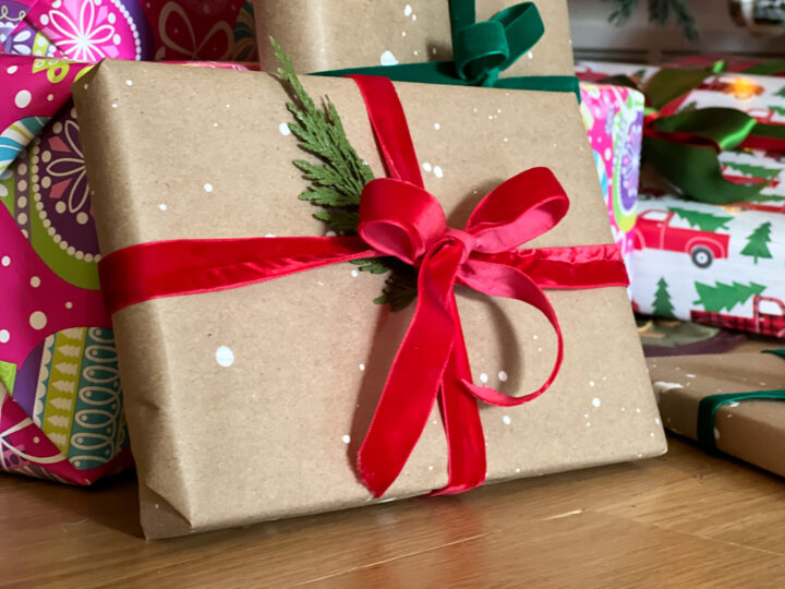 How to wrap a beautiful present and reuse the ribbon! | Building Bluebird #christmasgift #holiday