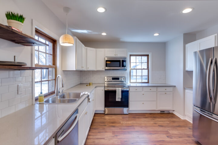 How to install subway tile to your kitchen backsplash - DIY Tutorial | Building Bluebird 