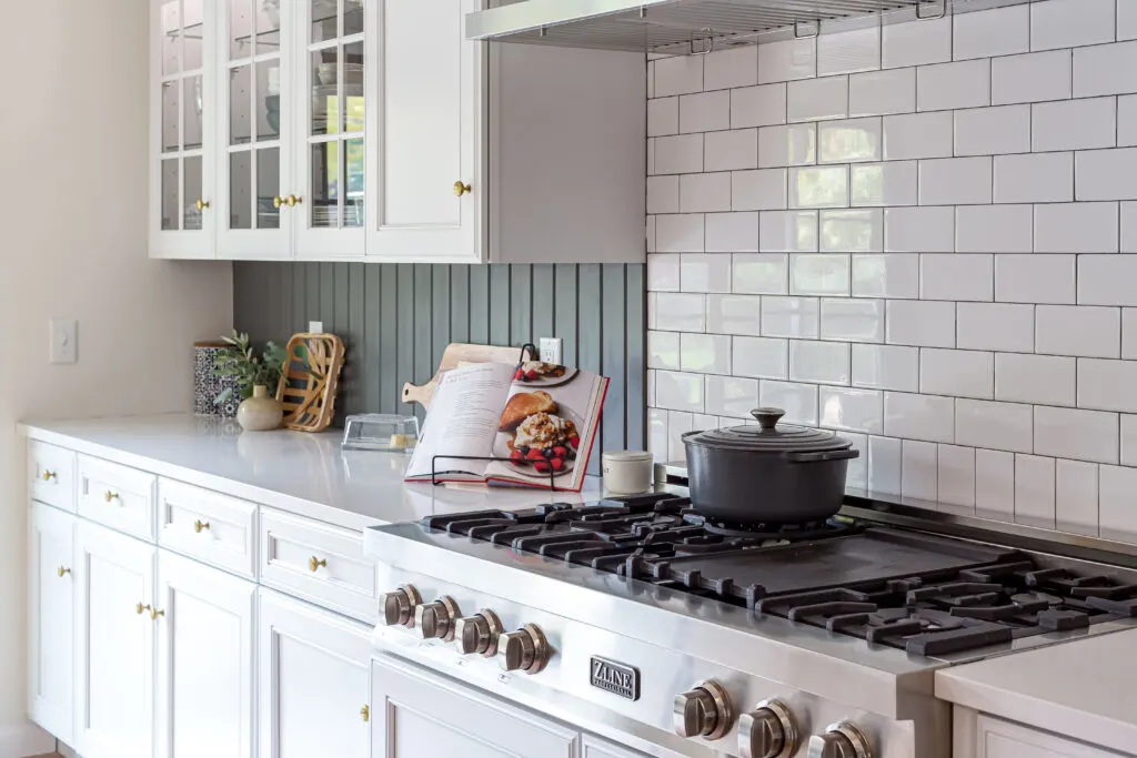 Subway tile - Unique DIY kitchen backsplash ideas to try at home