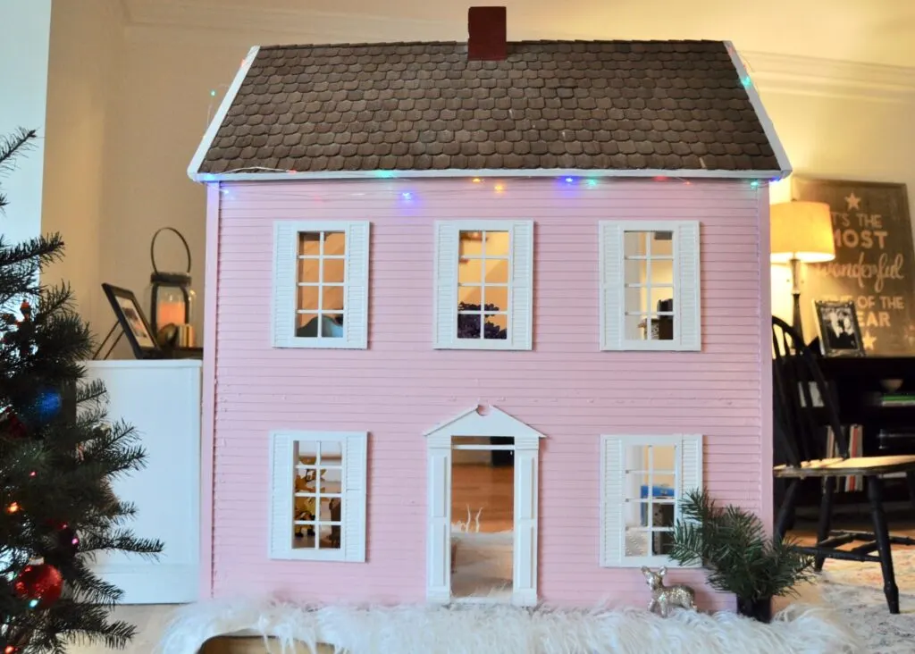 Dollhouse transformation with Christmas lights
