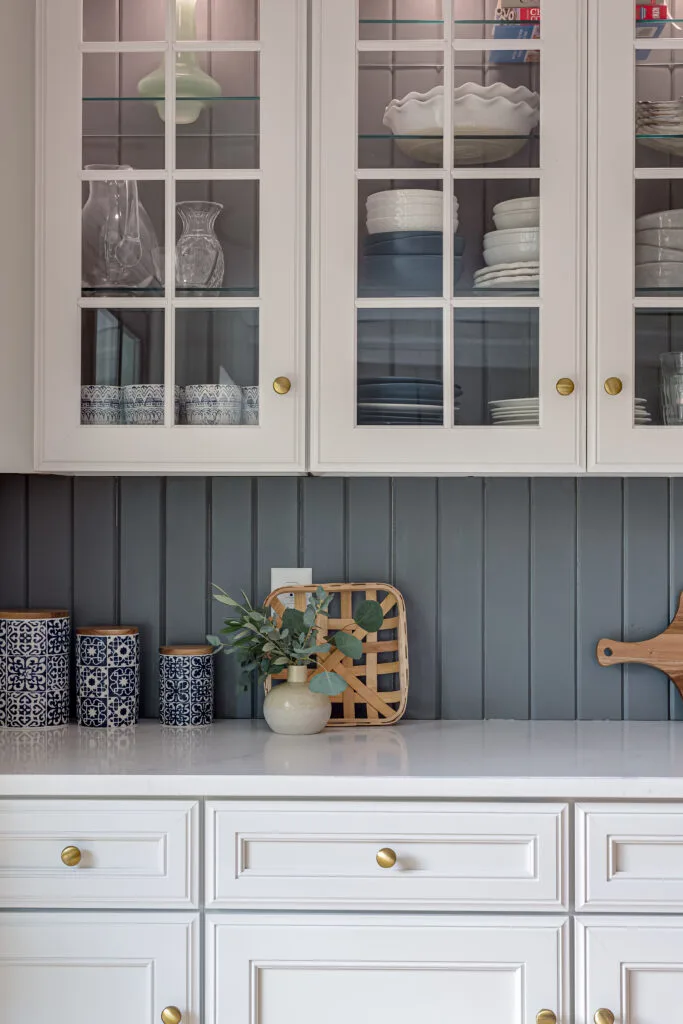 Organize your home with these functional kitchen ideas - great tips for kitchens of any size!