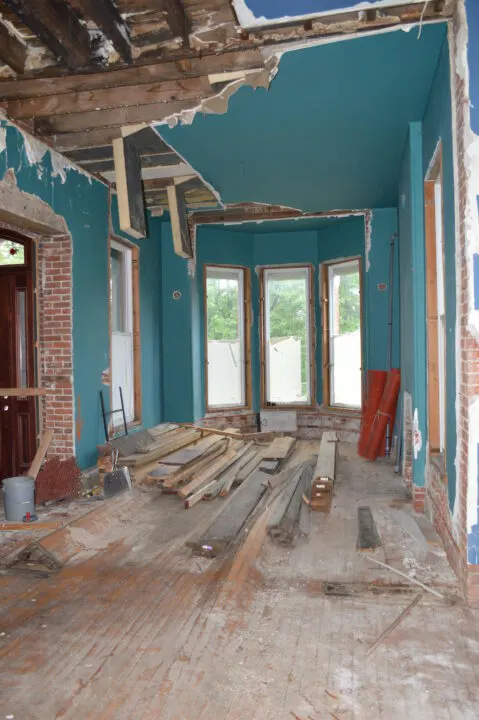 Renovating the interior of the historic Bosler House | Building Bluebird #historichomes #westhighlands #italianate