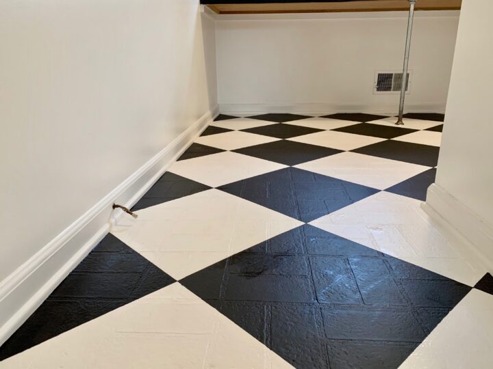 How to paint a checkered pattern on old linoleum floors using Rust-Oleum HOME floor paint | Building Bluebird #laundryroommakeover #diy #tutorial
