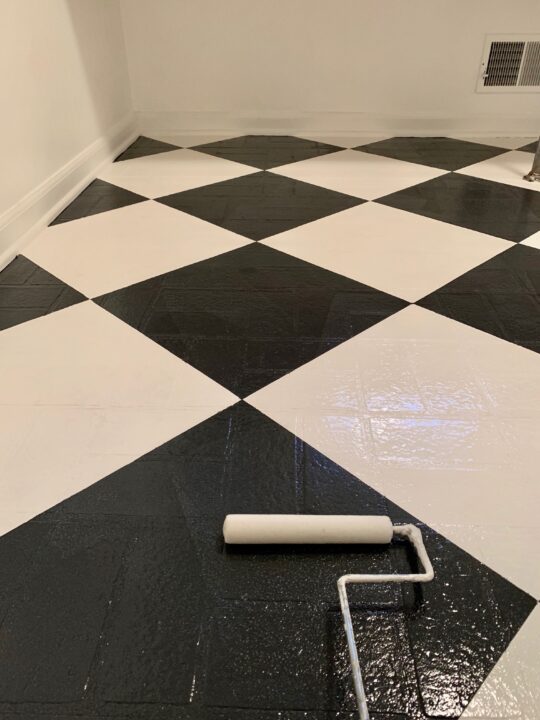 How to paint a checkered pattern on old linoleum floors using Rust-Oleum HOME floor paint | Building Bluebird #laundryroommakeover #diy #tutorial