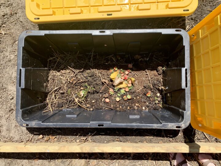 How to build your own compost station using storage bins | Building Bluebird #diy #composting #reuse #gardening #ecofriendly #sustainable