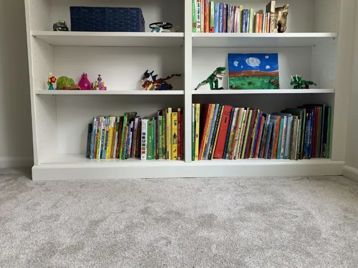 How to create built in bookshelves using two Ikea Billy bookcases | Building Bluebird
