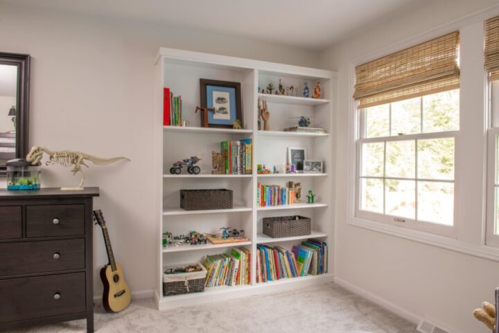 How to create built in bookshelves using two Ikea Billy bookcases | Building Bluebird