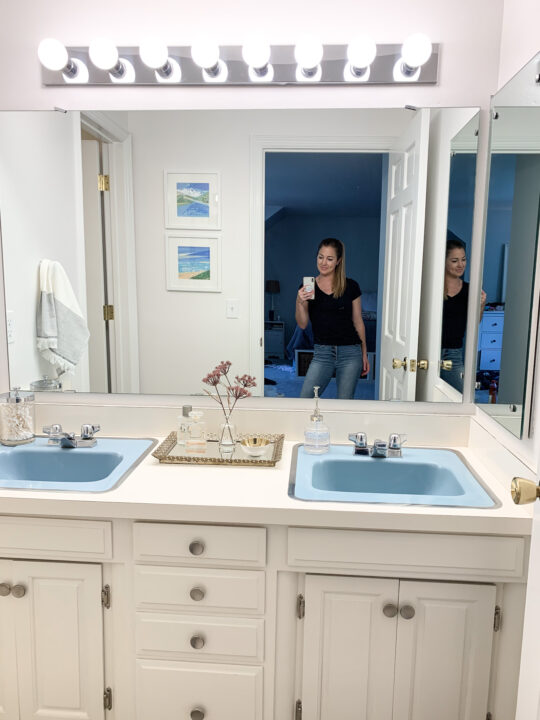 Designing a master bathroom makeover around the original blue sinks and shower tiles | Building Bluebird
#vintage #bathroom makeover #retro