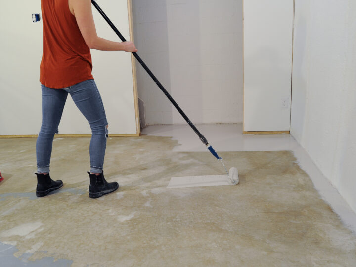 Update your unfinished basement by using concrete basement floor paint  | Building Bluebird 
#rustoleum #epoxy #basementmakeover #paintedfloors 
