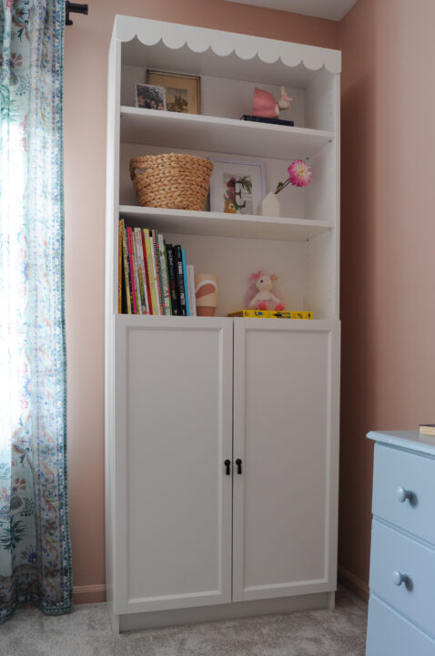 Add cottagecore charm with this easy Hemnes bookcase IKEA hack | Building Bluebird #grandmillennial #girlsbedroom