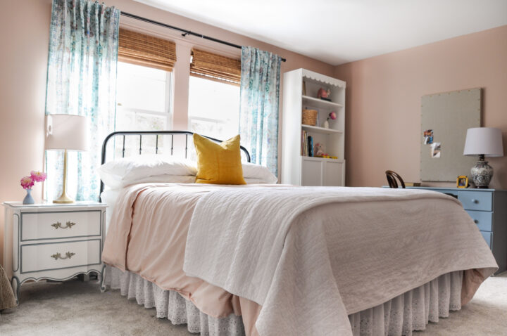 Vintage-inspired girls bedroom makeover reveal | Building Bluebird
#oneroomchallenge 