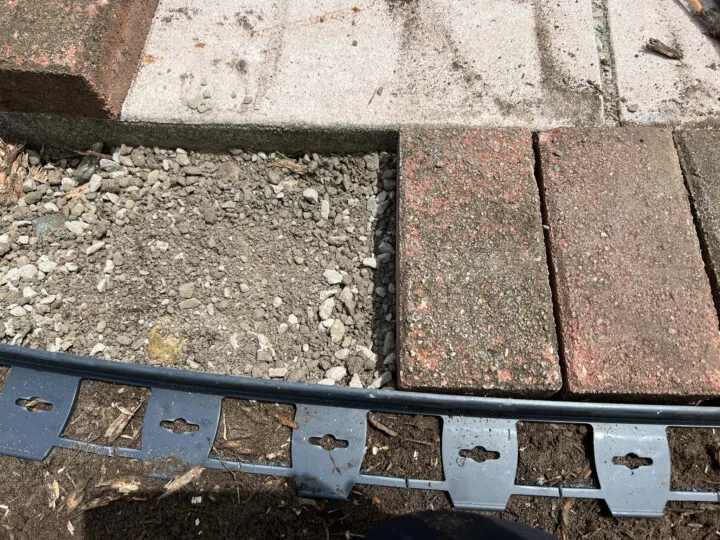 How to install brick edging around your patio - Easy DIY | Building Bluebird