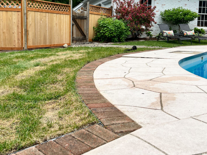 How to install brick edging around your patio - Easy DIY | Building Bluebird