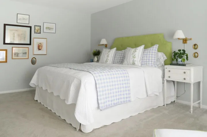 How to make an upholstered headboard with tufted buttons - green headboard - guest bedroom