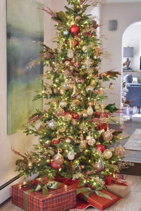 Classic red and gold Christmas tree ideas to try at home | Building Bluebird