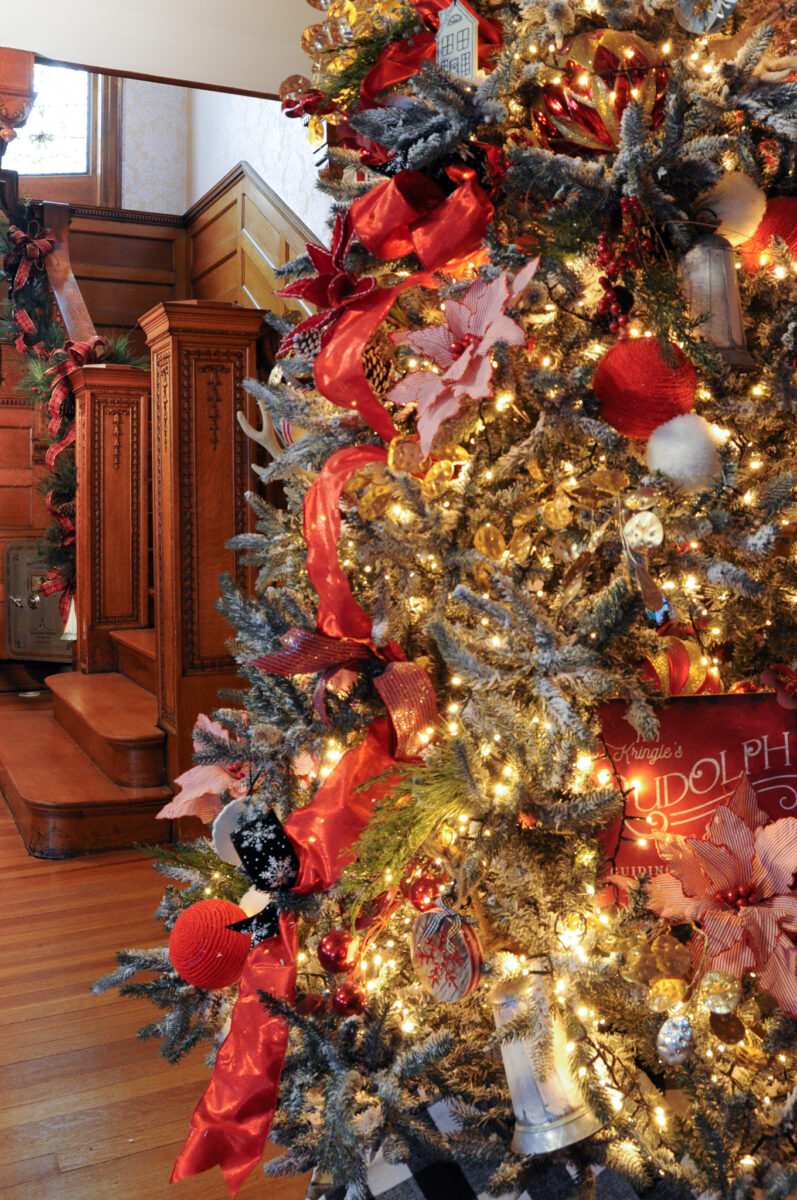 How to Flock a Christmas Tree Trendy Holiday DIY Building Bluebird