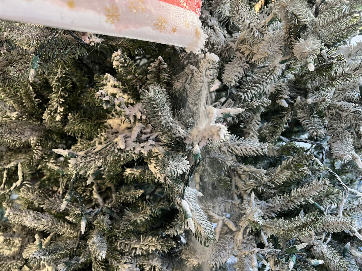 Tree Flocking Spray How to Flock a Christmas Tree | Trendy Holiday DIY - Building Bluebird