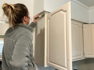 $200 Budget Friendly Kitchen Makeover - Top Tips! - Building Bluebird