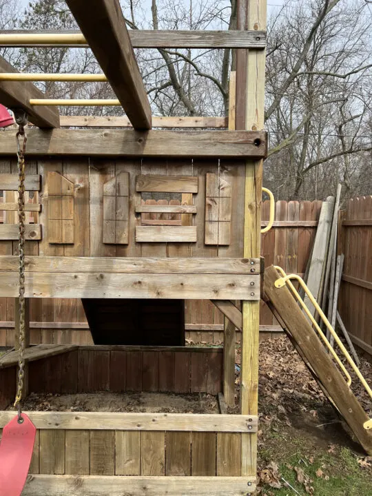 Check out this swing set makeover transformation with outdoor stain Building Bluebird