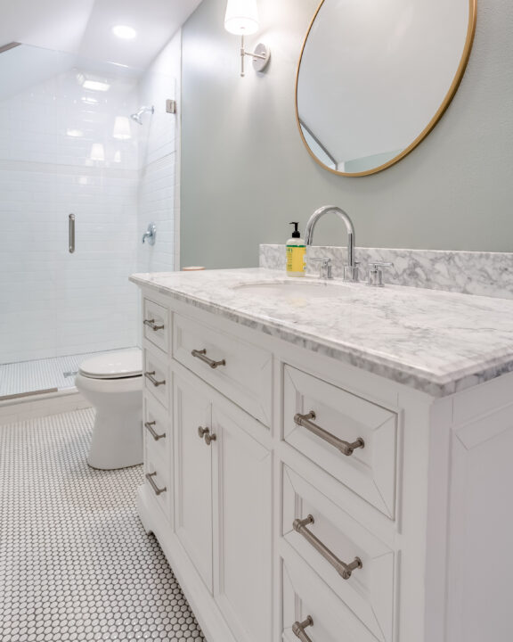 Warm Green Bathroom Makeover on a Budget | Oyster Bay Sherwin Williams