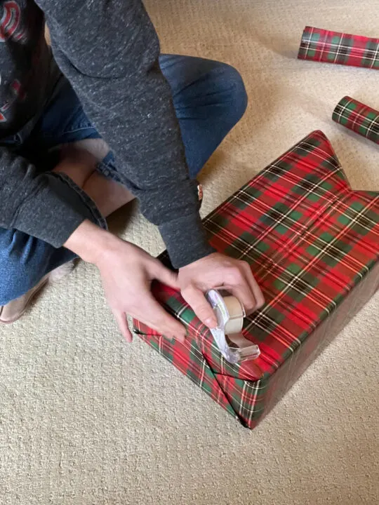 How to wrap a present that looks beautiful every time wows your loved ones!