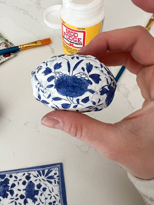 Blue and white easter eggs - decoupage DIY