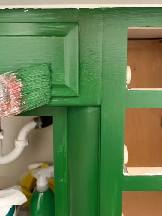 Easy DIY | Painting Bathroom Cabinets Yourself - Step by step tutorial
