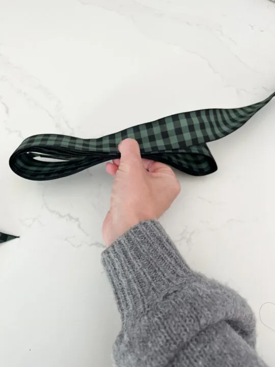 How to Make Pom Pom Bows for Gifts and the Holidays | Easy DIY