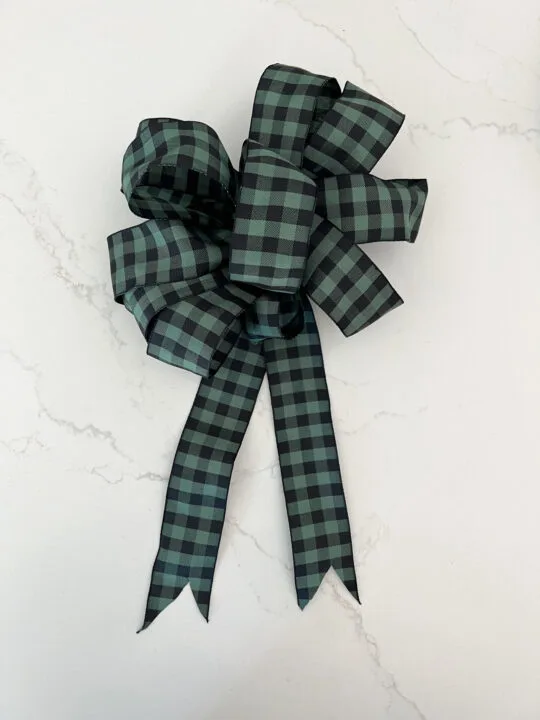 How to Make Pom Pom Bows for Gifts and the Holidays | Easy DIY