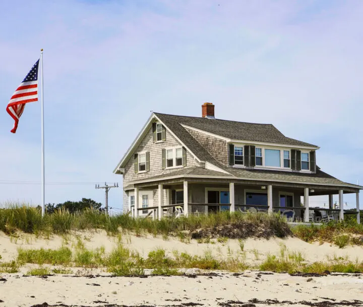 25 Beautiful coastal decor ideas to try at home - nautical design