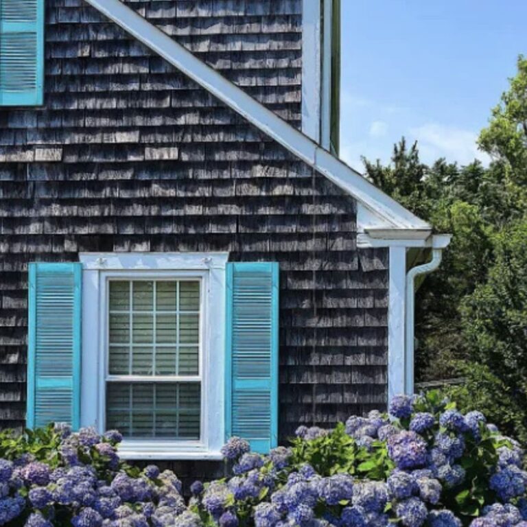 25 Coastal Decor Ideas for a Relaxing, Beach-Inspired Home